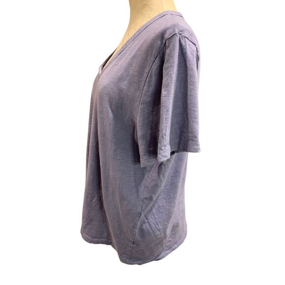 Size XL Universal Thread Purple Womens V-Neck Tshirt Short Sleeve - Picture 3 of 6